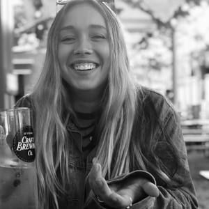 Meet your Posher, Madeleine